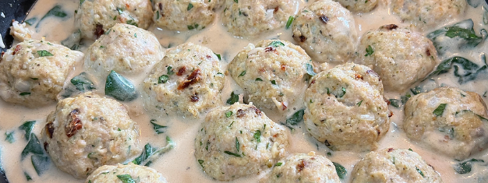 Chicken Meatballs In Alfredo Sauce With Spinach Sparkle Recipes   Chicken Meatballs In Alfredo Sauce With Spinach 705x265 