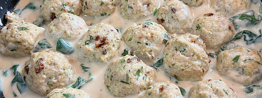 Chicken Meatballs in Alfredo Sauce with Spinach